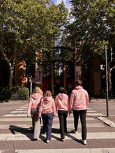 Charger l'image dans la galerie, Sweat à capuche La Vie en Rose